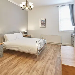 host-stay-groveside-apartment.yorkshirehotels.net/